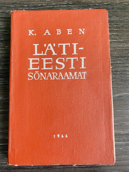 LATI EESTI SŌNARAAMAT