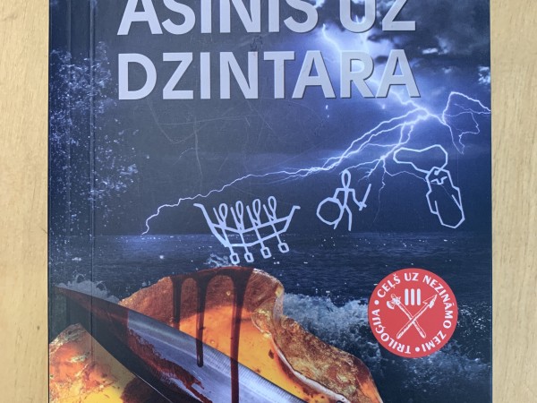 Asinis uz dzintara