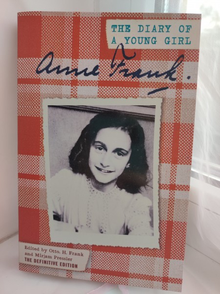 Anne Frank. The diary of a young girl