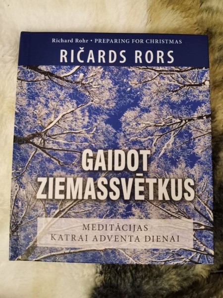 Gaidot Ziemassvētkus