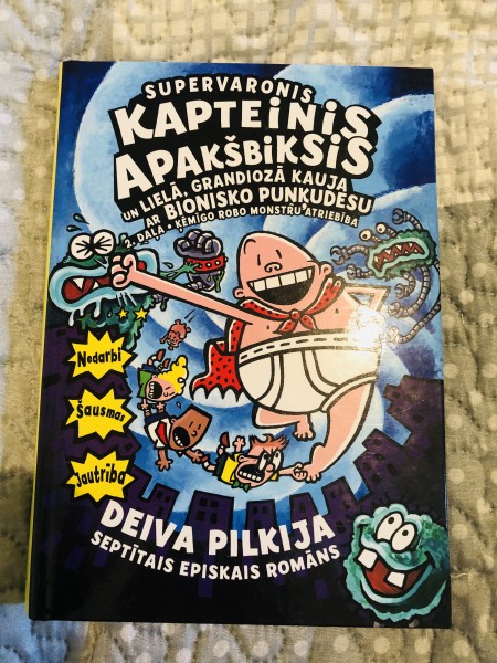 Kapteinis apakšbiksis Septītā grāmata