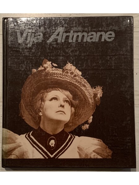 Vija Artmane
