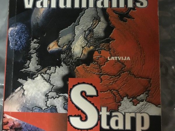 Starp dzirnakmeņiem