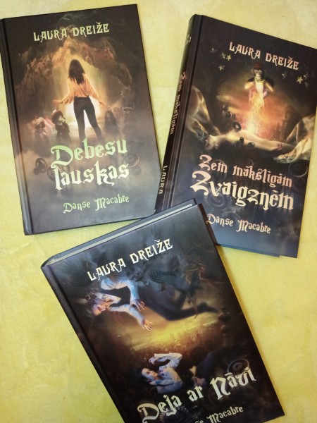 Deja ar nāvi. Danse Macabre triloģija.