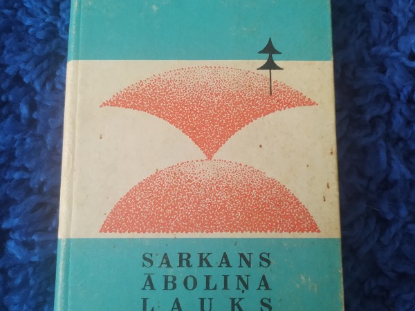 Sarkans āboliņa lauks