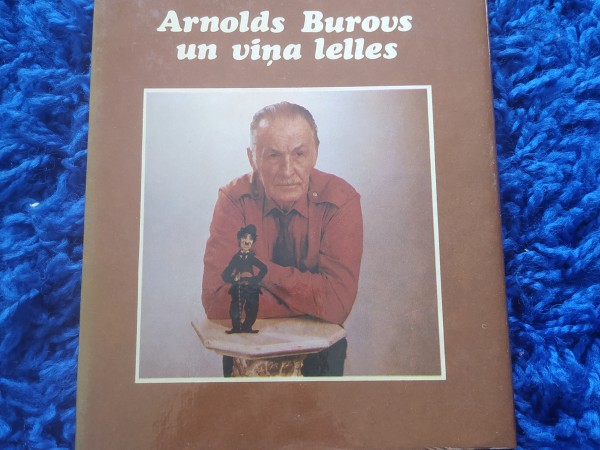 Arnolds Burovs un viņa lelles