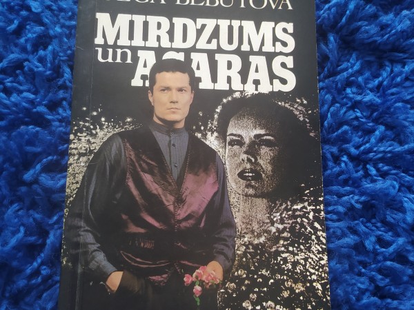 Mirdzums un asaras