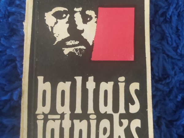 Baltais jātnieks