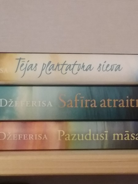 Tējas plantatora sieva. Safīra atraitne. Pazudusī māsa