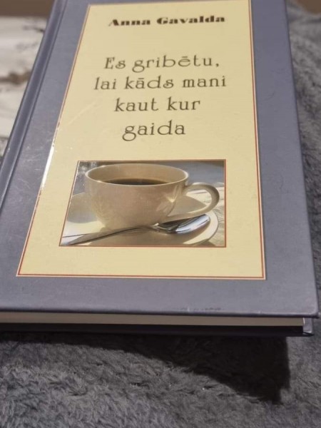 Es gribētu, lai kāds mani kaut kur gaida