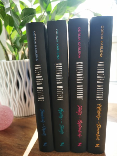 Kalendārā meitene, 4 daļas