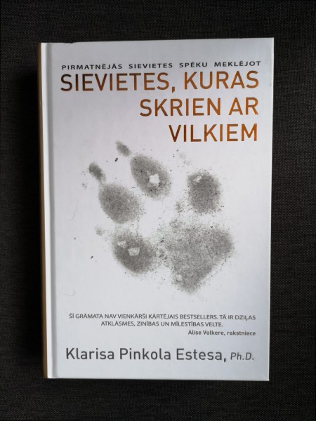 Sievietes, kuras skrien ar vilkiem