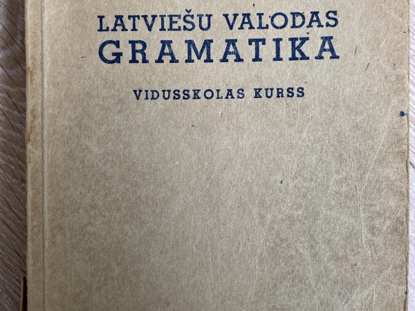 Latviešu valodas gramatika
