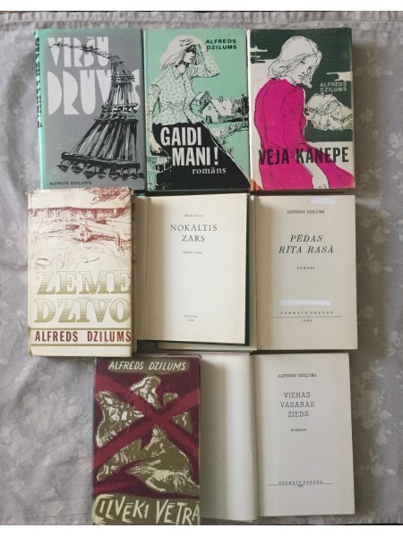 Alfreda Dziļuma trimdā izdoto grāmatu kolekcija 