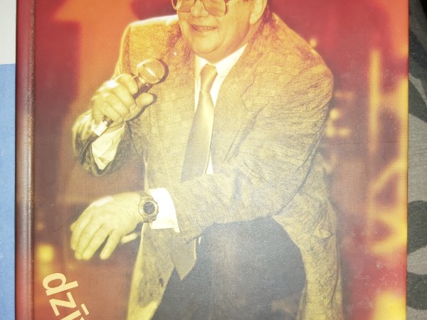 Dzīvs - tātad dziedu