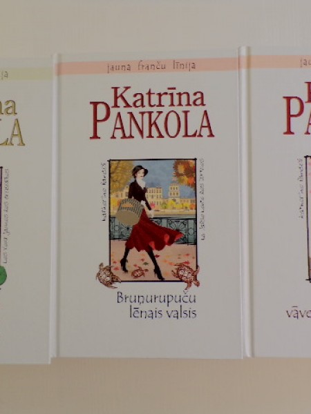 Krokodilu dzeltenās acis. Bruņurupuču lēnais valsis. Centrālparka vāveres pirmdienās skumst.