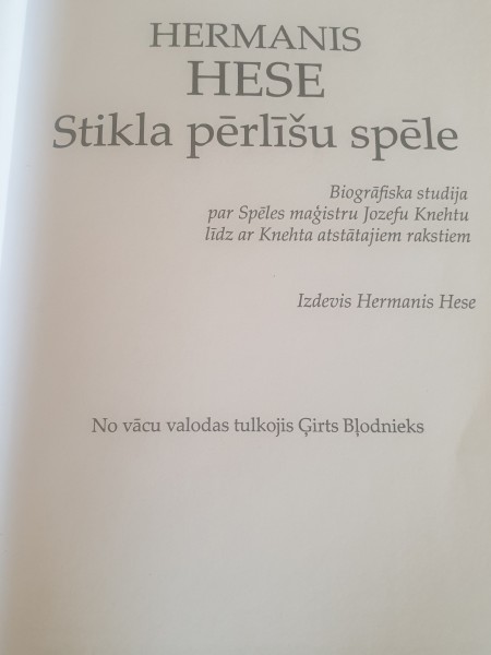 Stikla pērlīšu spēle