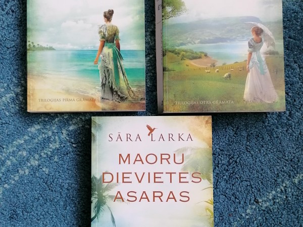 Maoru zelts, Kauri koku ēnā, Maoru dievietes asaras