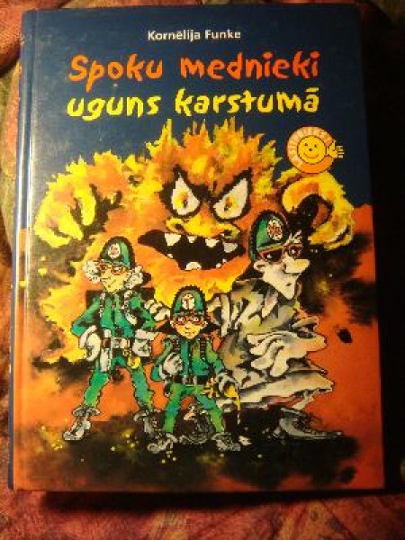 Spoku mednieki uguns karstumā