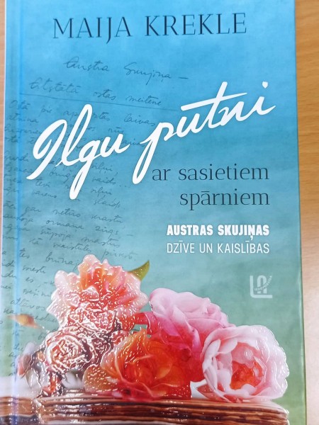 Ilgu putni ar sasietiem spārniem