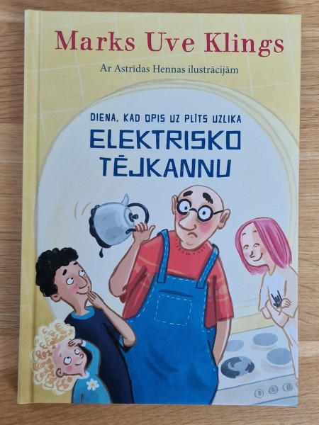 Diena, kad opis uz plīts uzlika elektrisko tējkannu