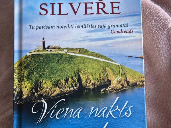 Viena nakts uz salas