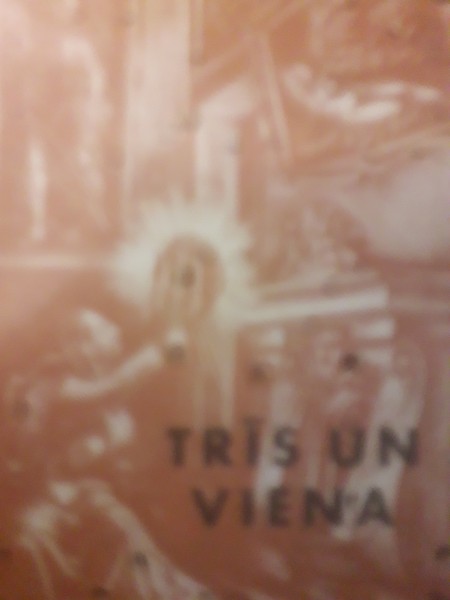 Trīs un viena