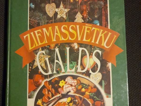 Ziemassvētku galds