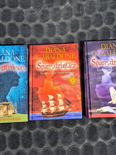 Svešzemniece. Spāre dzintarā 1 un 2 daļa