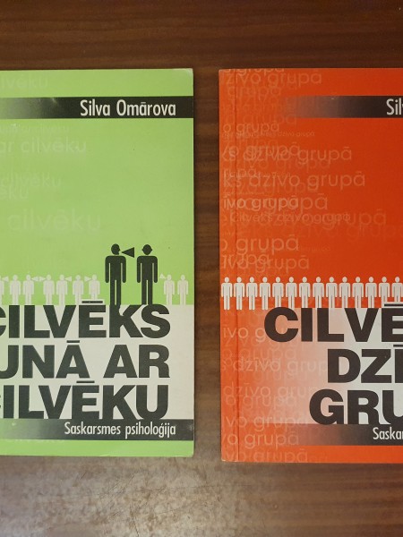 Cilvēks runā ar cilvēku/ Cilvēks dzīvo grupā