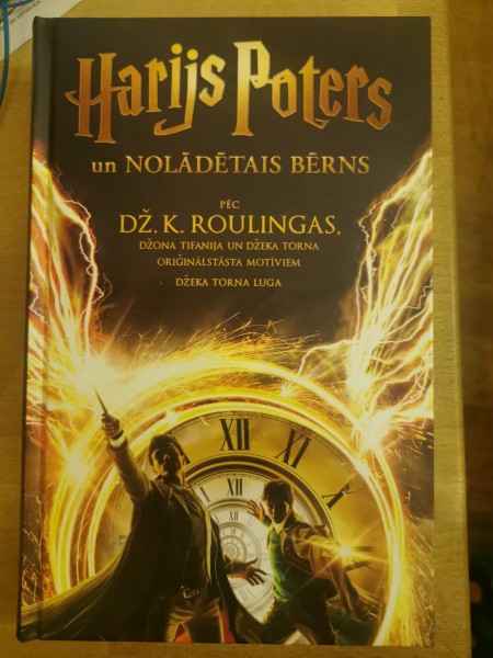 Harijs poters un nolādētais bērns