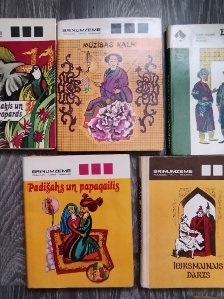 Teiksmainais dārzs; Draudzības noslēpums; Mūžības kalni; Padišahs un papagailis; Zaķis un leopards