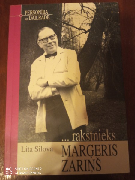 ... rakstnieks Margeris Zariņš