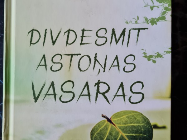 Divdesmit astoņas  vasaras