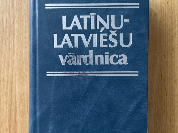 Latīņu-latviešu vārdnīca
