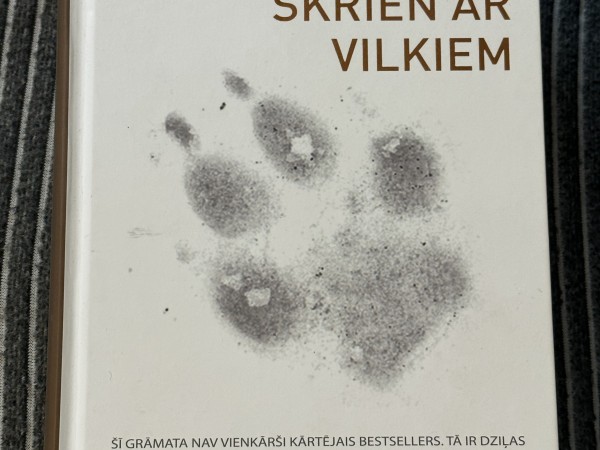 Sievietes, kuras skrien ar vilkiem
