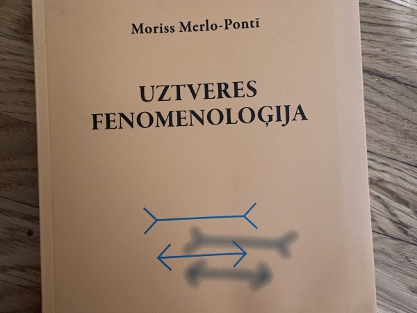 Uztveres fenomenoloģija