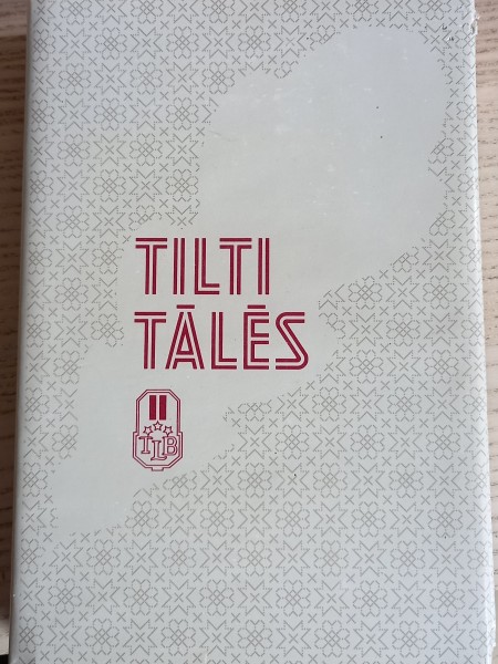 Tilti tālēs