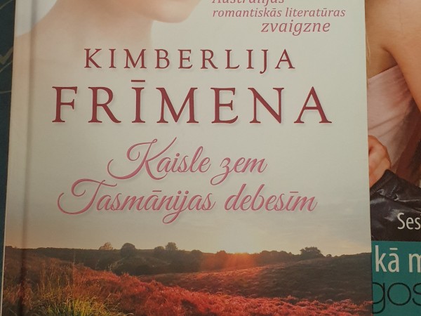 Kaisle zem Tasmānijas debesīm