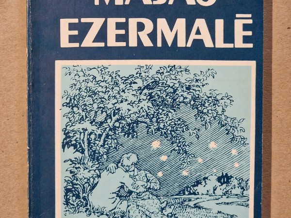 Mājas ezermalē