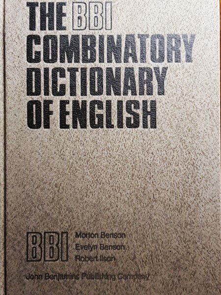 Kombinēta angļu valodas vārdnīca.