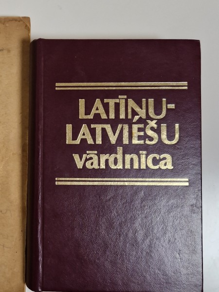 Latīņu-latviešu vārdnīca