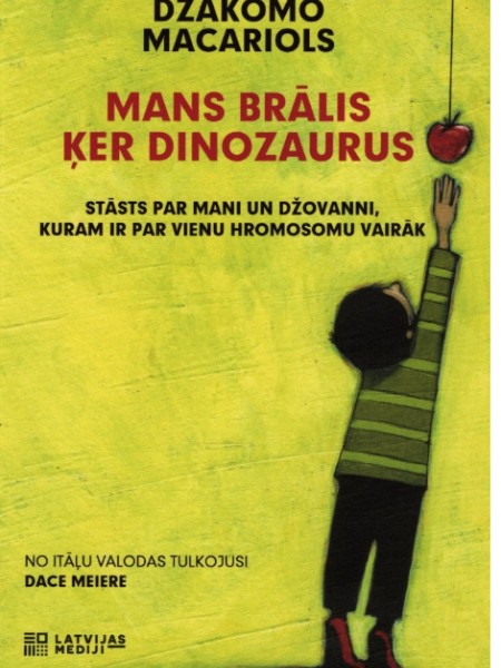 Mans brālis ķer dinozaurus