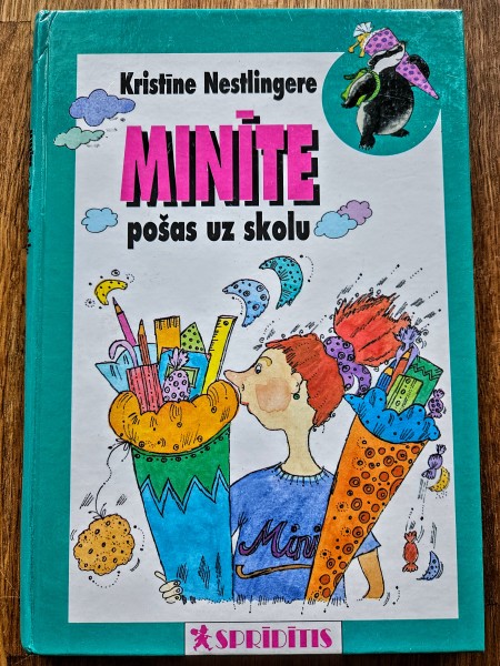 Minīte pošas uz skolu