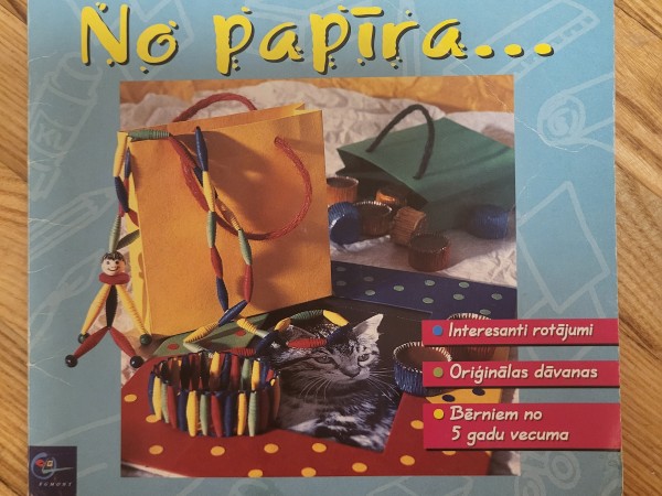 No papīra...