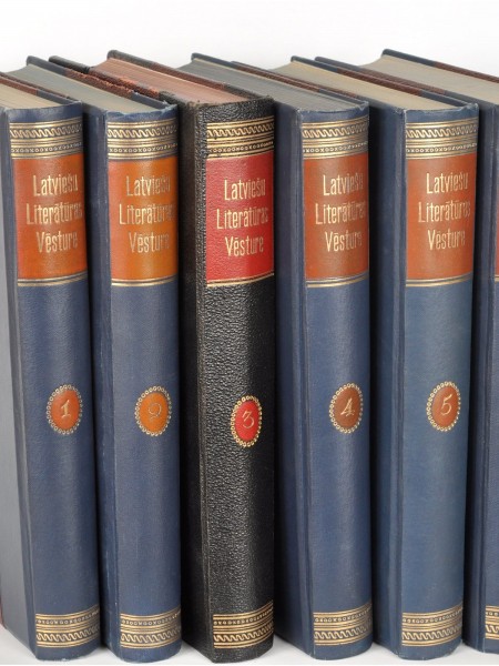 Latviešu literatūras vēsture 5 sējums.