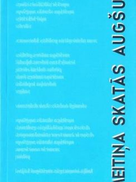 Meitiņa skatās augšup