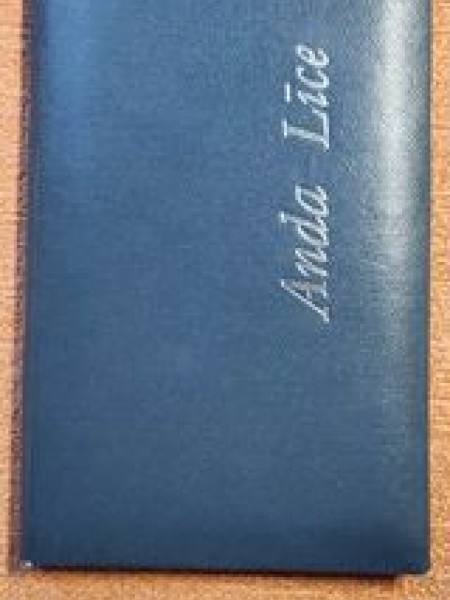 Iesēt starp puķēm