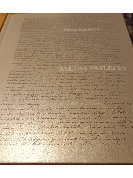 Baltās paslēpes