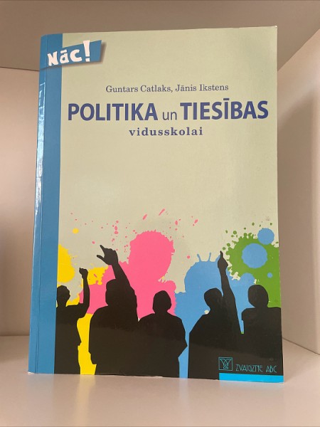 Politika un tiesības